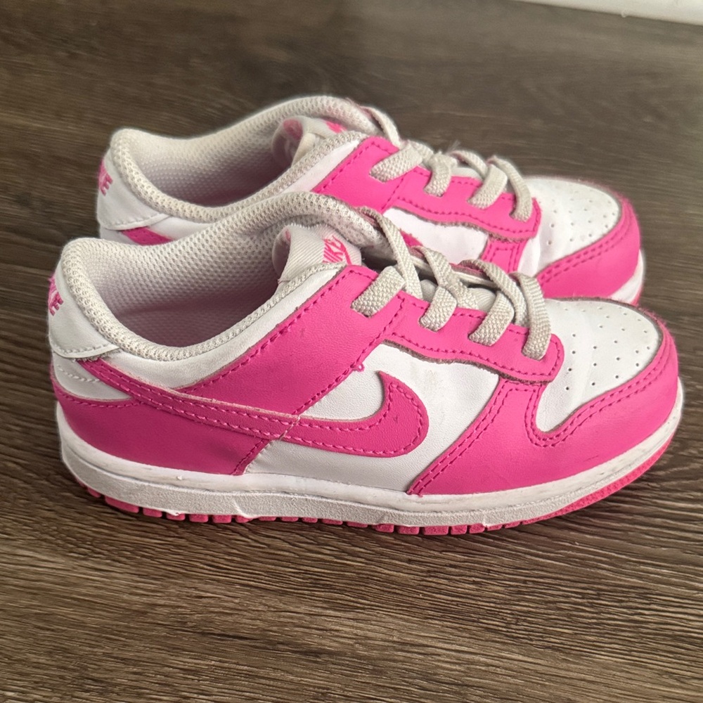 Nike Kids Sneakers in Pink and White
